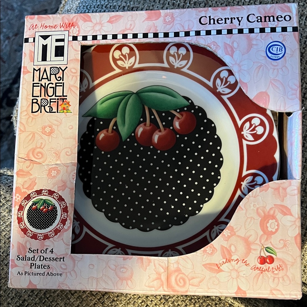 🍒Mary Engelbreit Cherry Cameo set of 4 salad/dessert plates w/Red & Black Design